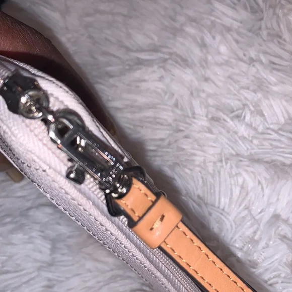 💥GUESS WRISTLET💥 - Picture 8 of 13